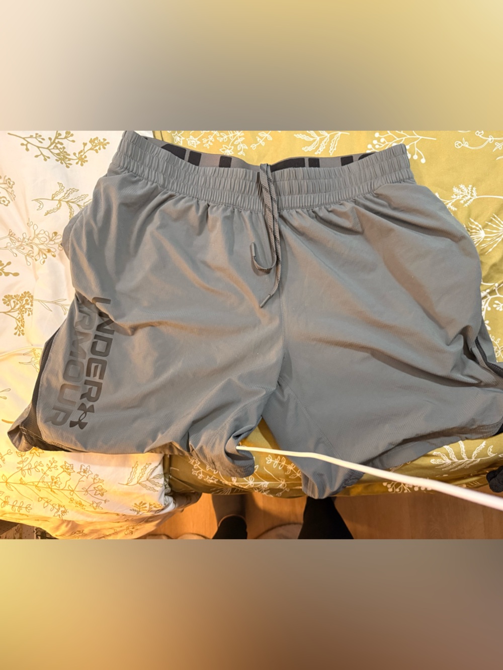 Under Armour Men's Light Gray Athletic Training Shorts